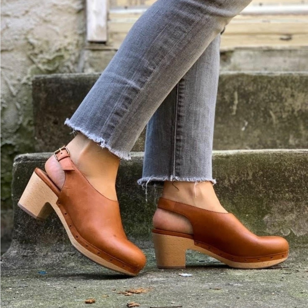 Madewell Slingback Wooden Clog in Tan Leather